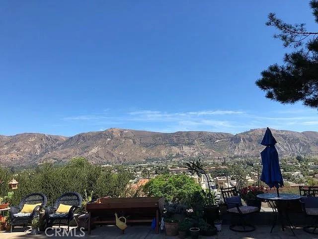 468 E View