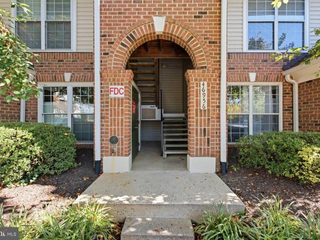 46956 Courtyard Square # 303