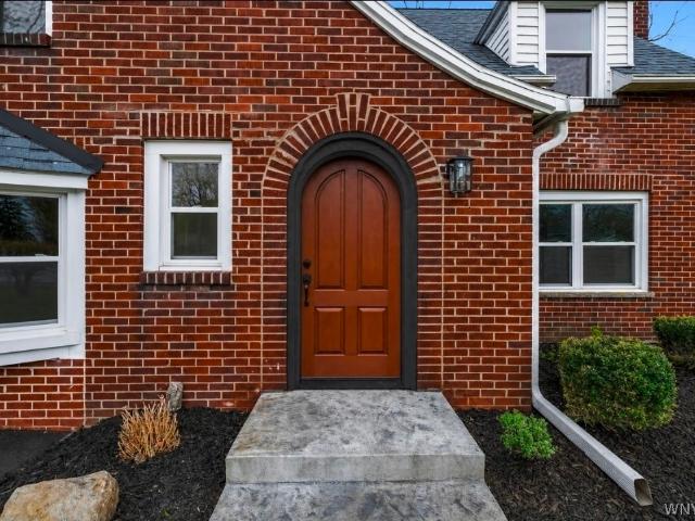 4695 Lake Shore Road