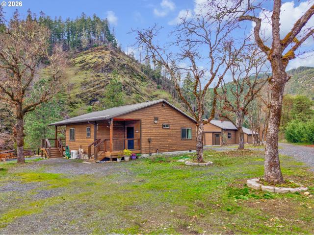 4696 cow creek rd