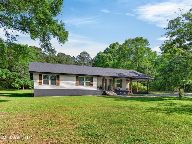 469 E Highway 26