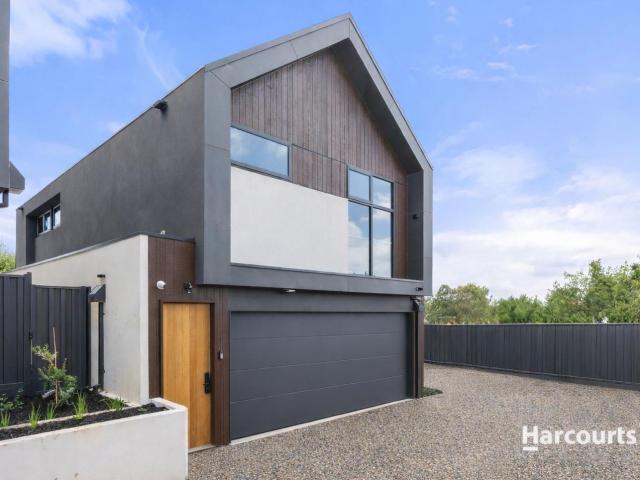 4/6 8 Saladin Avenue, GLEN WAVERLEY, VIC 3150