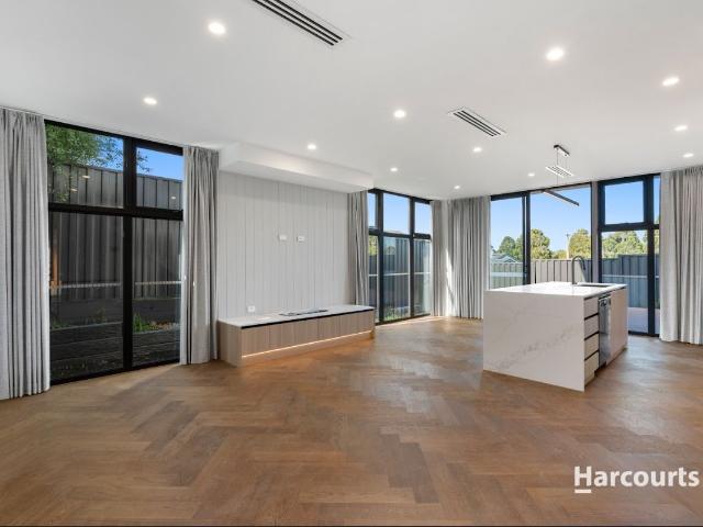 4/6 8 Saladin Avenue, GLEN WAVERLEY, VIC 3150