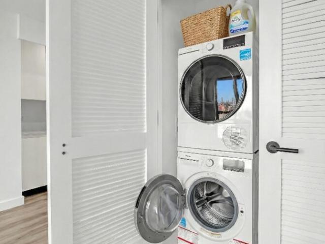 46 10 70th Street, Unit 911E