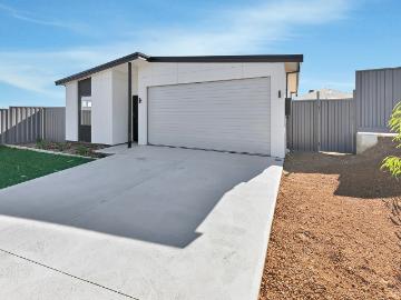 46 Tappak Street, Waggrakine, WA 6530 House for Rent Geraldton | Dongara