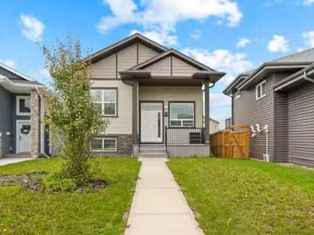 46 Village Crescent, Red Deer, AB, T4R 0P3 house for sale L.