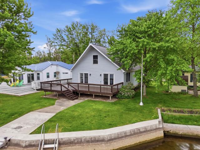 46 W Waldron Lake Drive