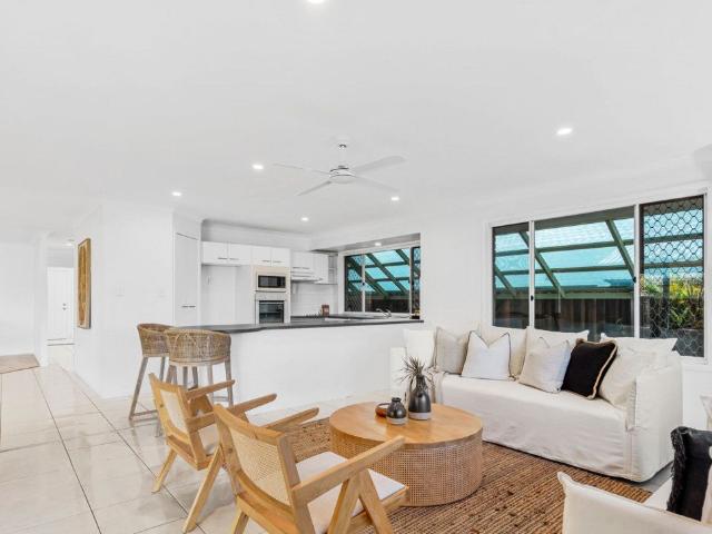 46 Auk Avenue, Burleigh Waters, QLD 4220