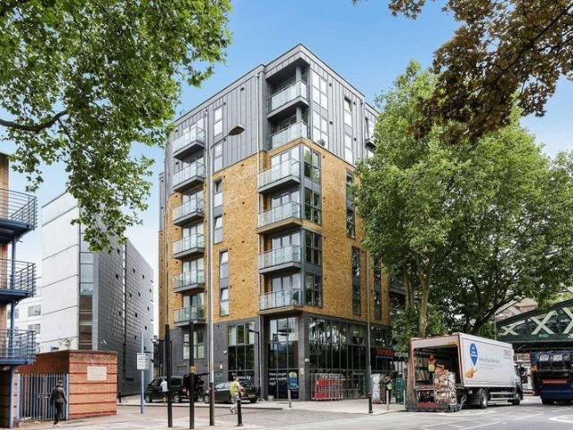 46 Borough Road, London, SE1 2 bed apartment to rent £2,795 pcm £645 pw