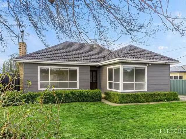 46 Cambridge Street, Wendouree, VIC 3355
