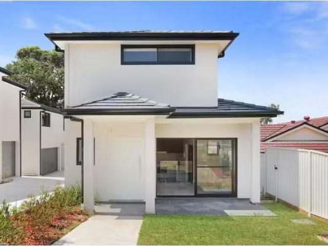 4/6 Canberra Road, Sylvania Townhouse for rent Listed by Rile.