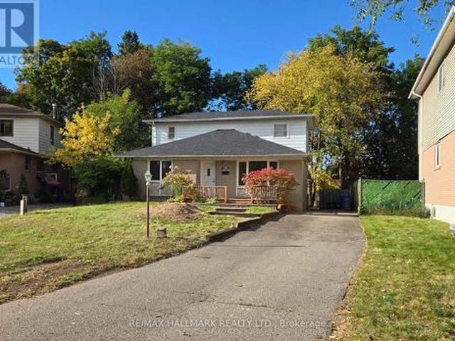 46 Collins Crescent, Aurora, ON, L4G 2W2 house for lease | Listing ID N13879 | Royal LePage