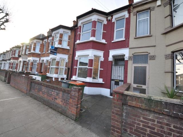 46 Dersingham Avenue, London, E12 5QE, United Kingdom | 3 bed townhouse for rent #139475216 | Rentberry
