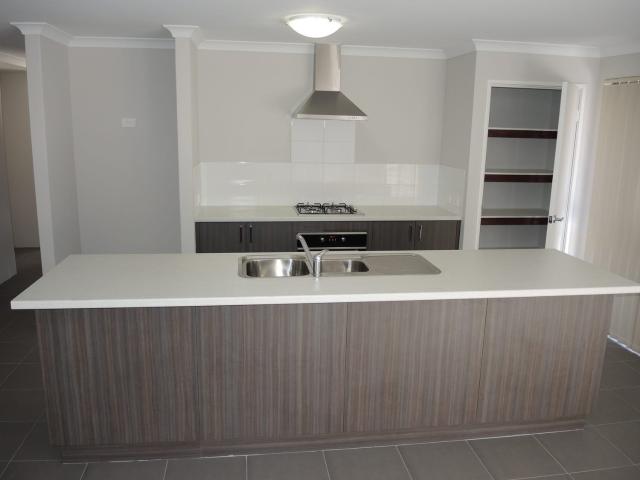 46 Evelyn StreetGosnells WA 6110, Australia