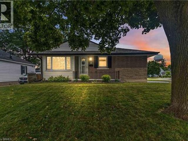46 Fairview Drive, Brantford, ON, N3R 2W7 house for sale | Listing ID 40852 | Royal LePage