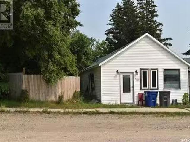 46 Government Road, Prud'Homme, SK, S0K 3K0 house for sale.