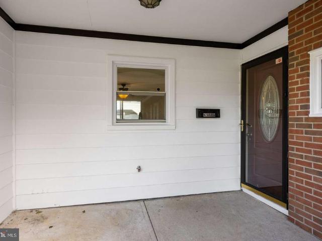 46 Hawthorne Lane