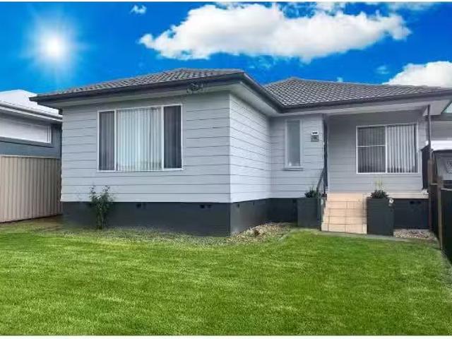 46 Kalulah Avenue, Gorokan House for rent Listed by Capital O.
