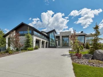 St Albert, Alberta - Patio, Garden, Parking