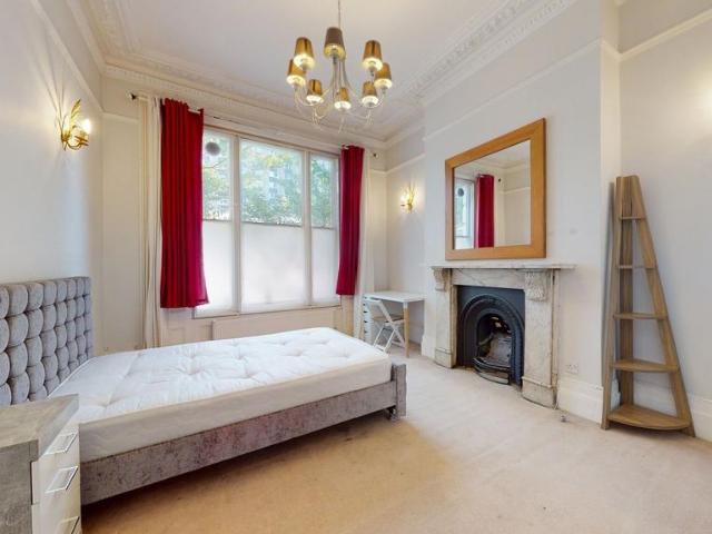 46 Lillie Road, London, England, SW6 3 bed flat to rent £3,799 pcm £877 pw