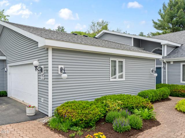 46 Lyon Court