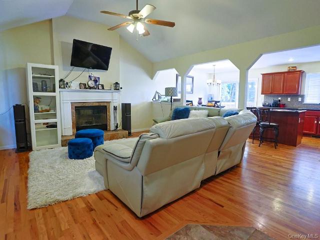 46 Maple Lane