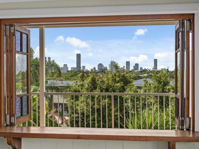 46 Ninth Avenue, COORPAROO, QLD 4151
