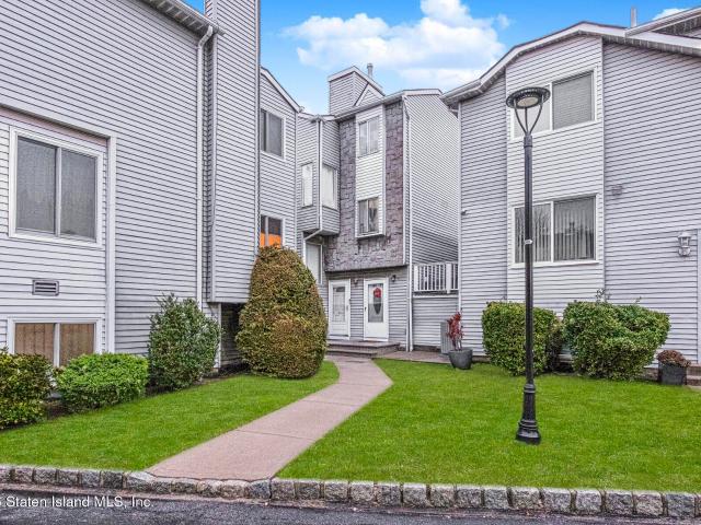 46 Regal Walk, Unit 20