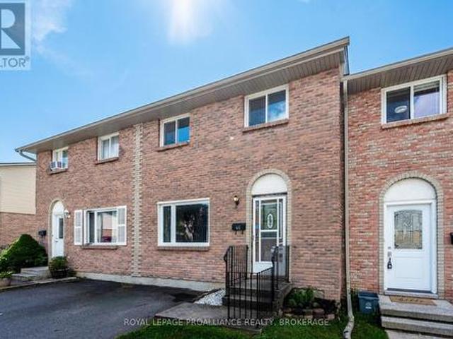 46 Rosemund Crescent, Kingston West Of Sir John A. Blvd, ON, K7M 6Z4 townhouse for sale | Listing ID X13695 | Royal LePage