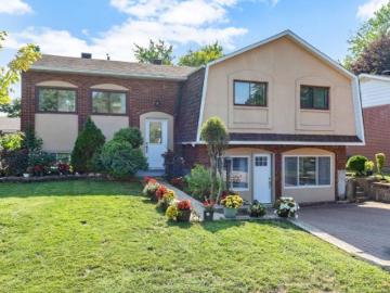 House for sale in T, Brossard - Garden