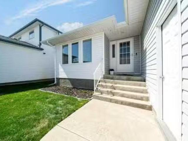 46 Sage Close Se, Medicine Hat, AB, T1B 4H7 house for sale.