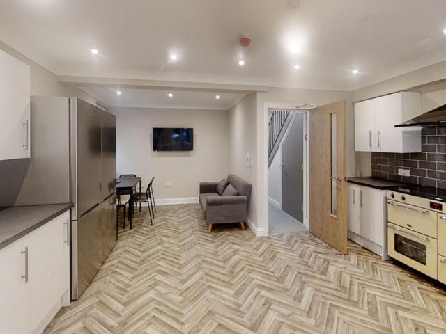 46A Mill Road, Gillingham, Kent, ME7 6 bed house share to rent £625 pcm £144 pw