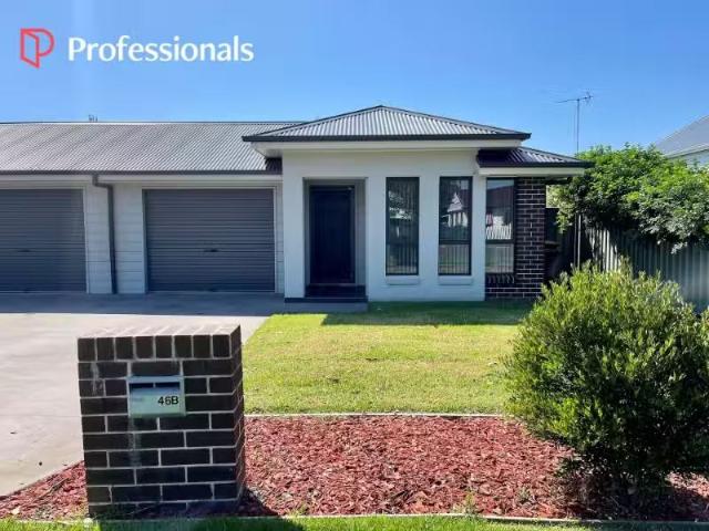 46B West Street, Nowra House for rent Listed by Zac Peters of.