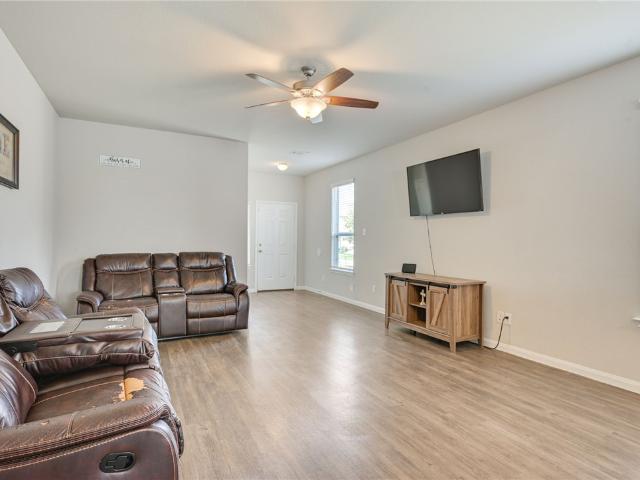 4706 Los Pines Way