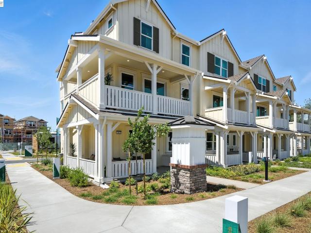 4707 Marengo Common