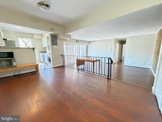 4709 Tecumseh Street # 201
