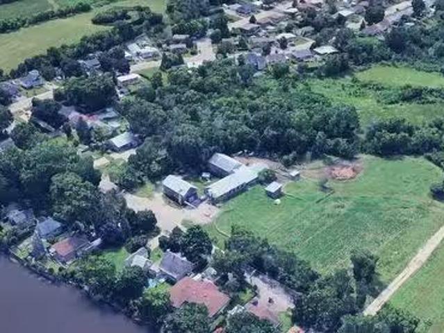 4700 Boul. Des Mille Îles, Laval Auteuil, QC, H7J 1A1 vaca.