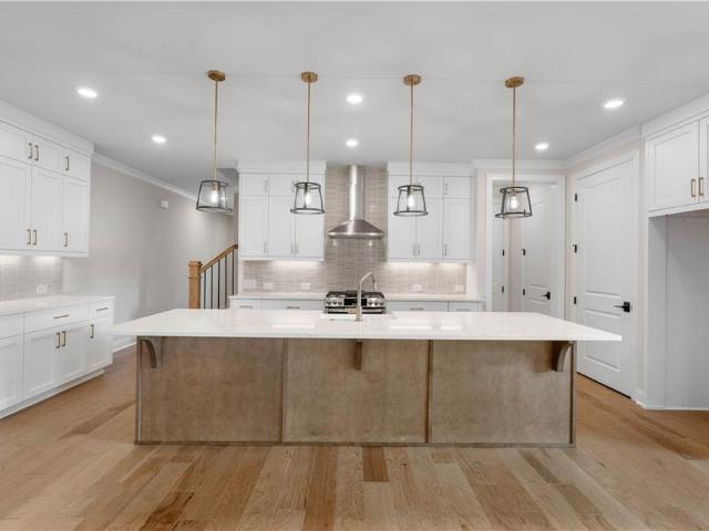 4701 Coleridge Court 425