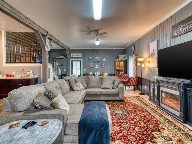4702 Chandlers Road