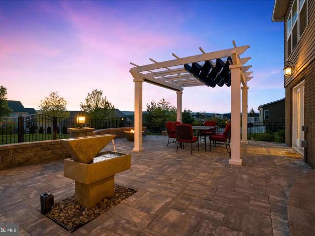 4702 Joe Foss Way