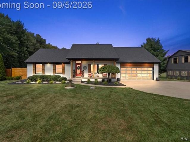 47037 Sugarbush Rd, Chesterfield Township, MI 48047