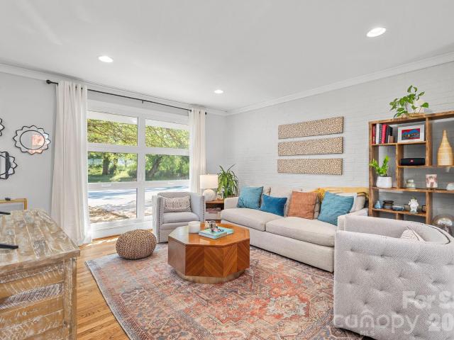 4703 Woodlark Lane