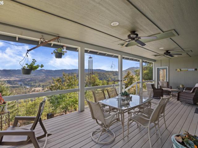 470 black oak dr