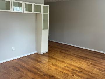 470 Huntington Road 5