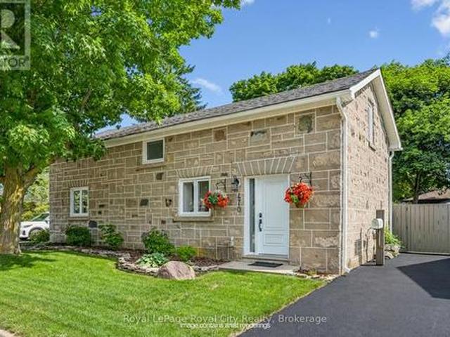 470 Perth Street, Centre Wellington Fergus, ON, N1M 2S7 house for sale | Listing ID X13505 | Royal LePage