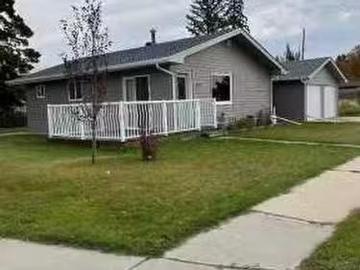 Killam, Alberta - Garden, Parking