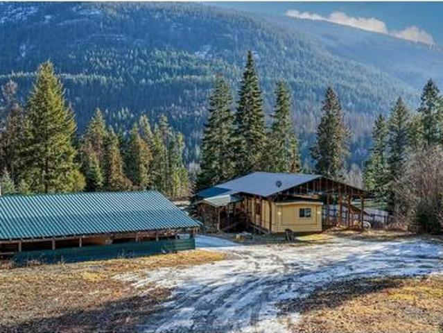 4717 Goat River North Road, Arrow Creek, BC, V0B 1G9 house for sale | Listing ID 10373 | Royal LePage