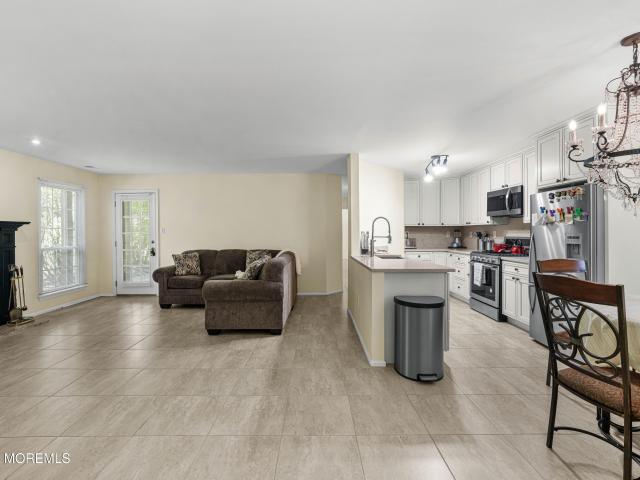 471 Hawthorne Place