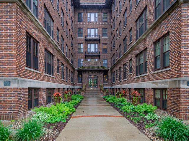 471 W South Street # 207