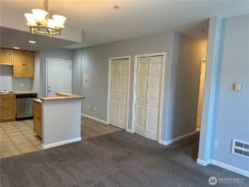 4722 12th Avenue NE # 401
